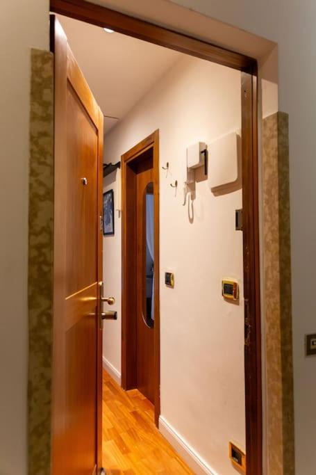 מילאנו Porta Nuova Moscova: Cozy Apartment Near Duomo! מראה חיצוני תמונה